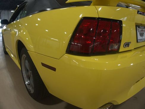 Used 2001 Ford Mustang GT RWD image 16