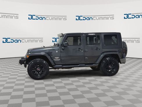Used 2010 Jeep Wrangler Unlimited Sahara w/ Dual Top Group image 6