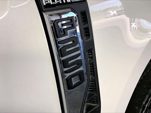 Used 2024 Ford F250 Platinum w/ FX4 Off-Road Package image 30