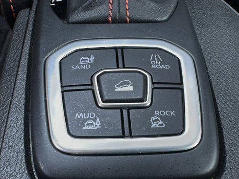 Used 2026 Nissan Frontier PRO-4X AWD/4WD image 24