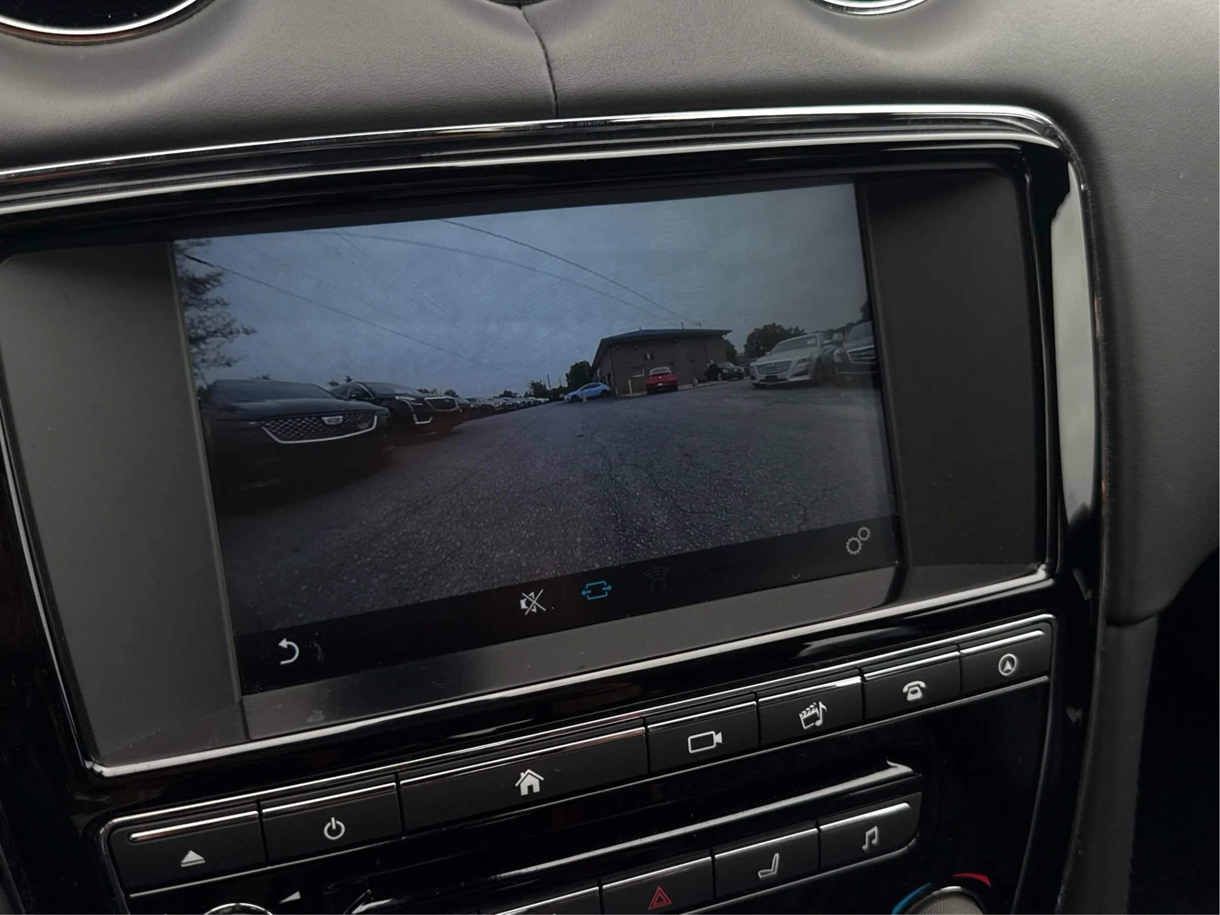 Used 2017 Jaguar XJ L Portfolio RWD image 18