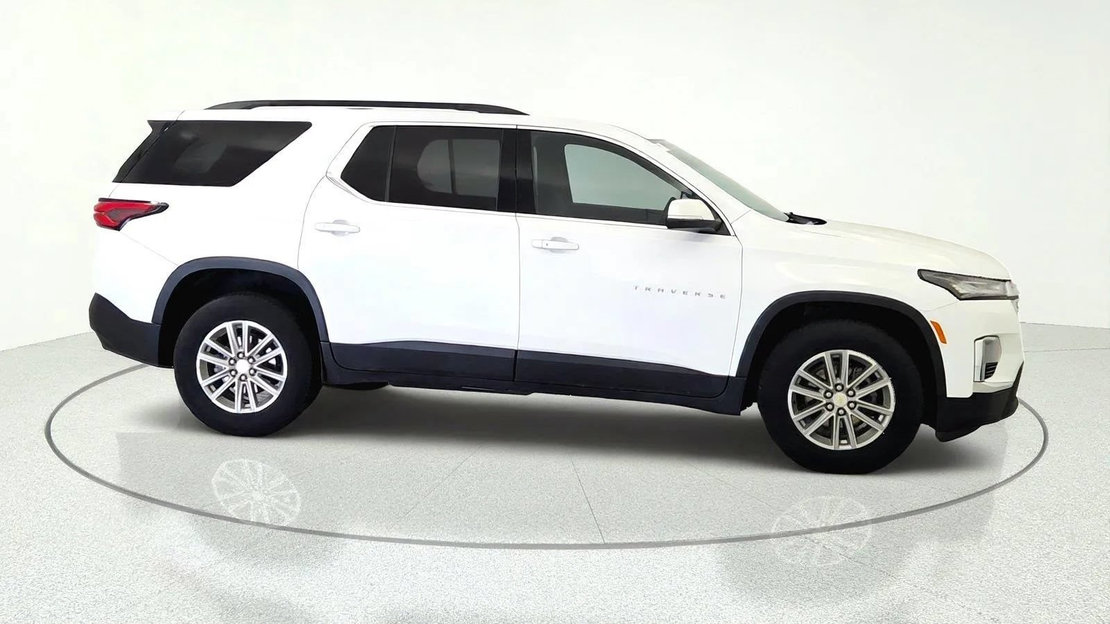 Used 2023 Chevrolet Traverse LT FWD image 10