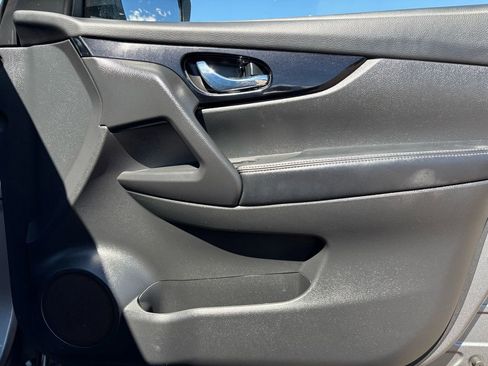 Used 2018 Nissan Rogue Sport SV image 22