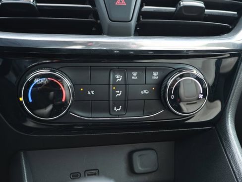 Used 2024 Buick Encore GX Sport Touring FWD image 18