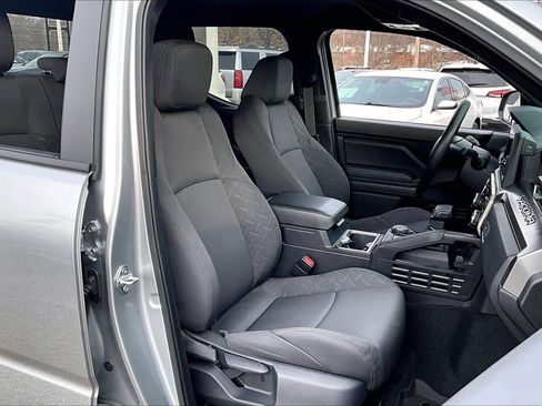 Used 2025 Toyota Tacoma SR5 image 7