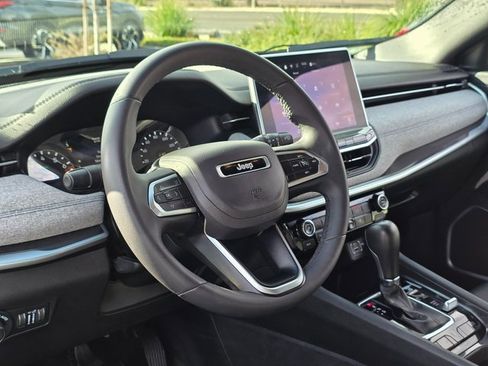 Used 2024 Jeep Compass Latitude image 13