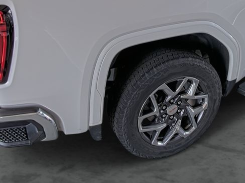 Used 2024 GMC Sierra 1500 SLT w/ SLT Premium Plus Package AWD/4WD image 13