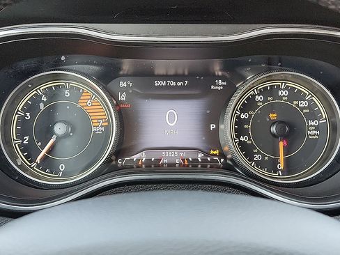 Used 2022 Jeep Cherokee Latitude Lux w/ Sun & Sound Group AWD/4WD image 10
