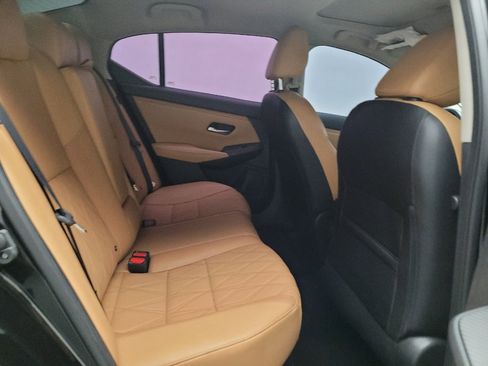 Used 2021 Nissan Sentra SV w/ SV Premium Package FWD image 18