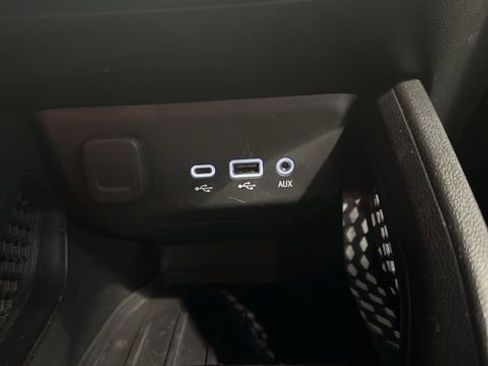 Used 2023 Chevrolet TrailBlazer LS FWD image 19