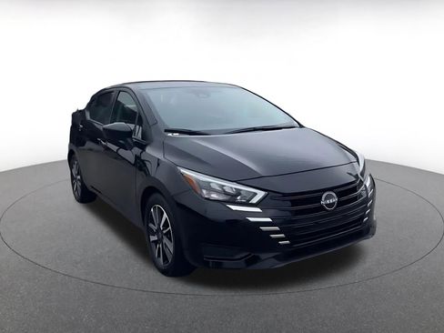 Used 2025 Nissan Versa SV FWD image 3