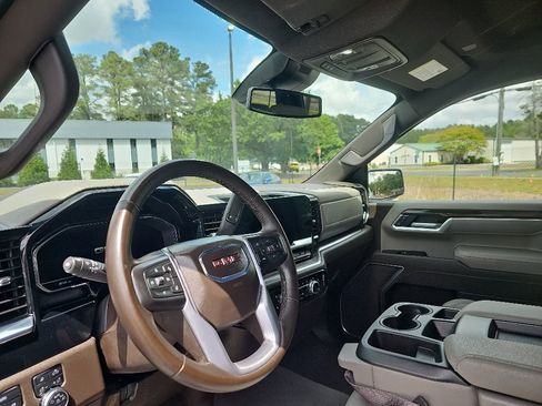Used 2025 GMC Sierra 1500 SLT AWD/4WD image 11