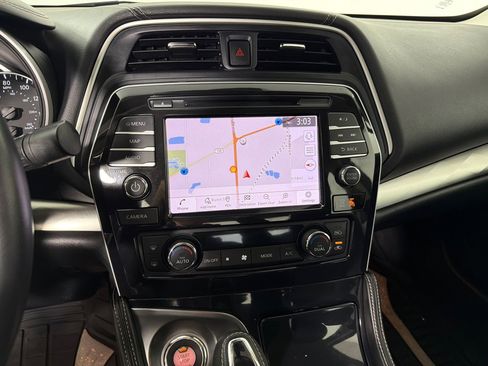 Used 2022 Nissan Maxima SV image 14