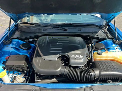 Used 2015 Dodge Charger SXT RWD image 41