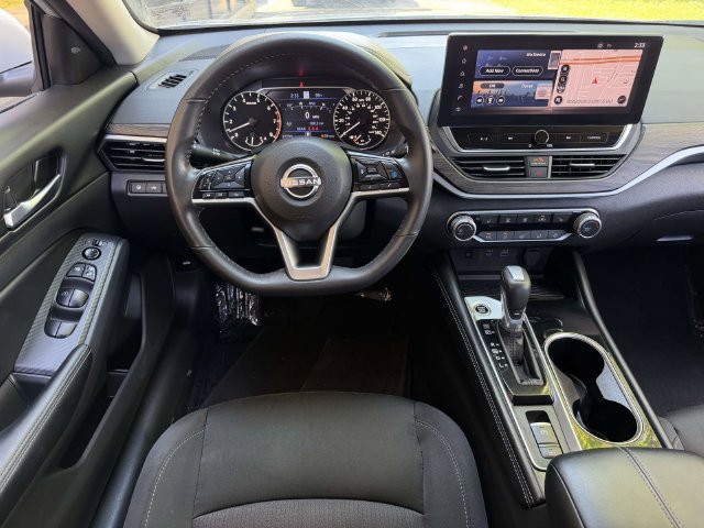 Used 2024 Nissan Altima 2.5 SV w/ SV Premium Package AWD/4WD image 4