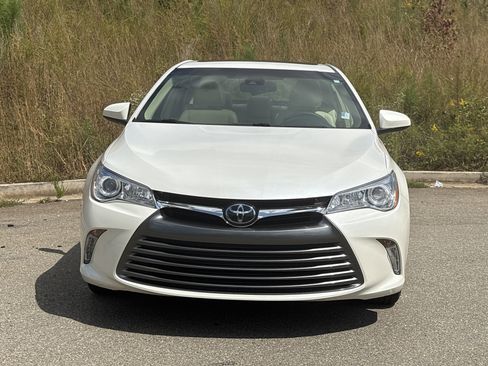 Used 2017 Toyota Camry XLE w/ Moonroof Package image 2