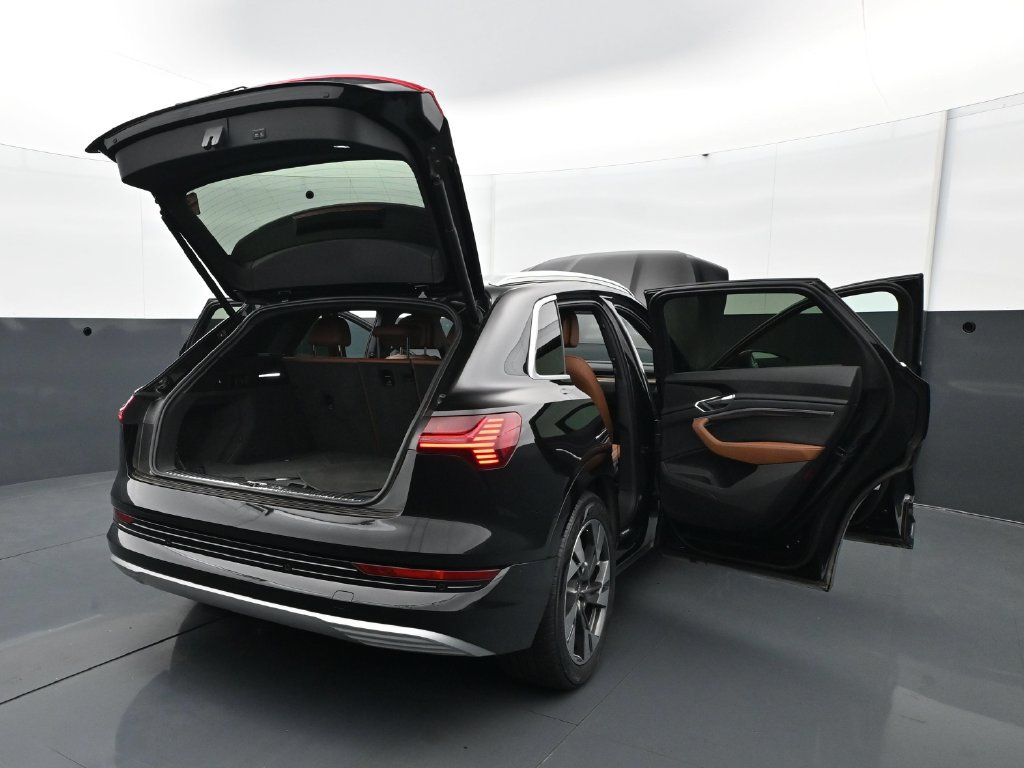 Used 2023 Audi e-tron Premium AWD/4WD image 33