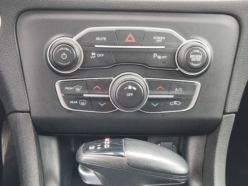 Used 2023 Dodge Charger SXT image 17
