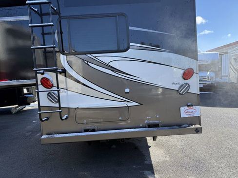 Used 2016 Ford E-450 and Econoline 450 Super Duty w/ Motorhome Prep Package image 14