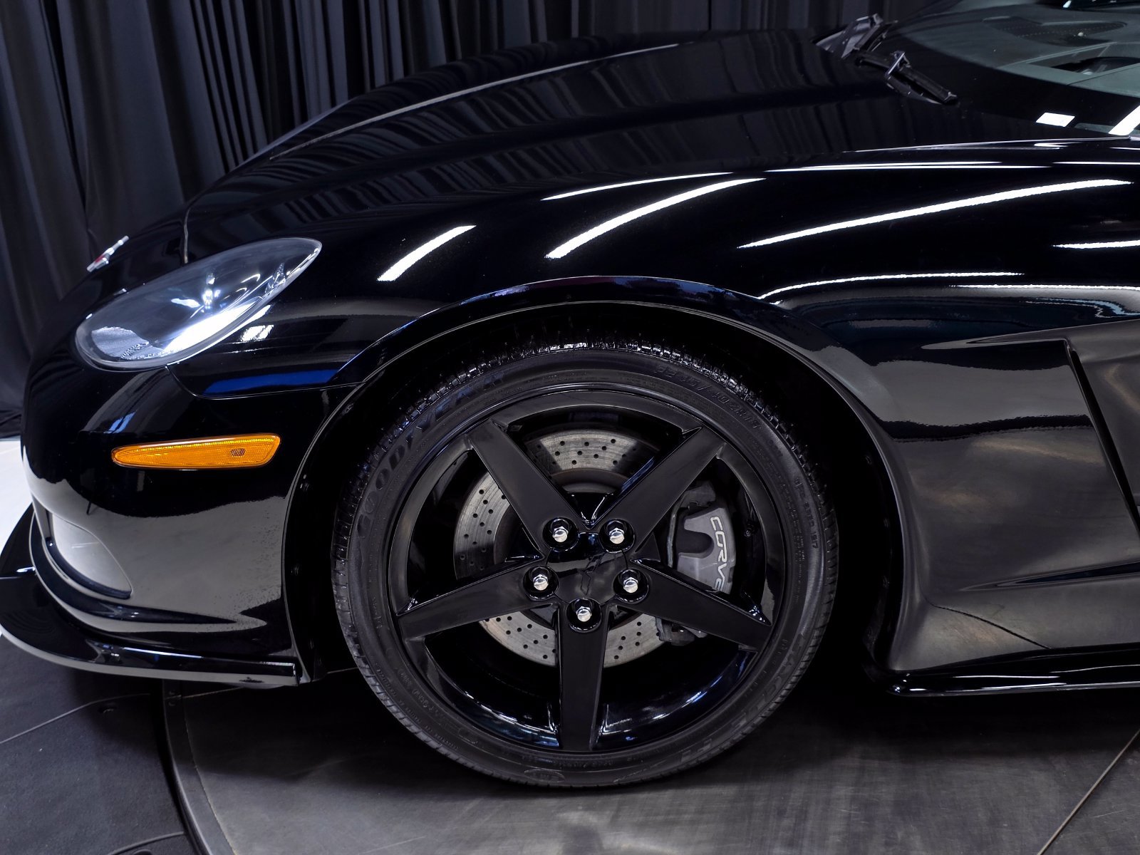 Used 2007 Chevrolet Corvette Coupe w/ Preferred Equipment Group RWD image 32