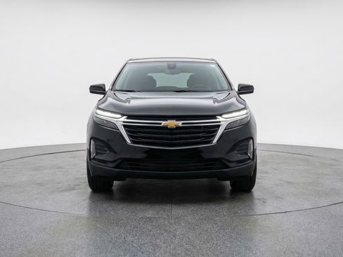 Used 2025 Chevrolet Equinox LT image 2