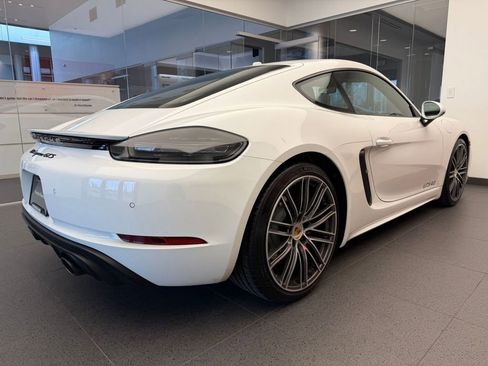 Used 2021 Porsche 718 Cayman GTS RWD image 7