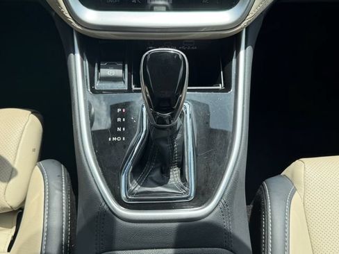 Used 2023 Subaru Outback Limited XT AWD/4WD image 18