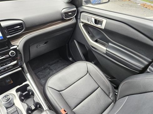 Used 2022 Ford Explorer Limited w/ Equipment Group 301A image 13