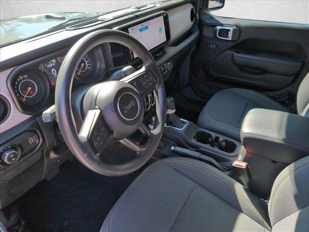 Used 2025 Jeep Gladiator Sport AWD/4WD image 10