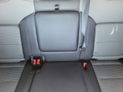 Used 2023 Chevrolet Silverado 1500 ZR2 w/ Technology Package image 13