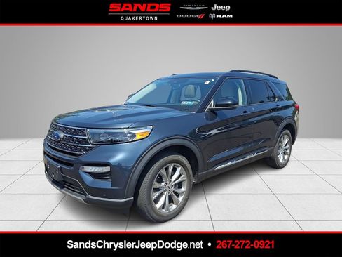 Used 2023 Ford Explorer XLT w/ Equipment Group 202A AWD/4WD image 1