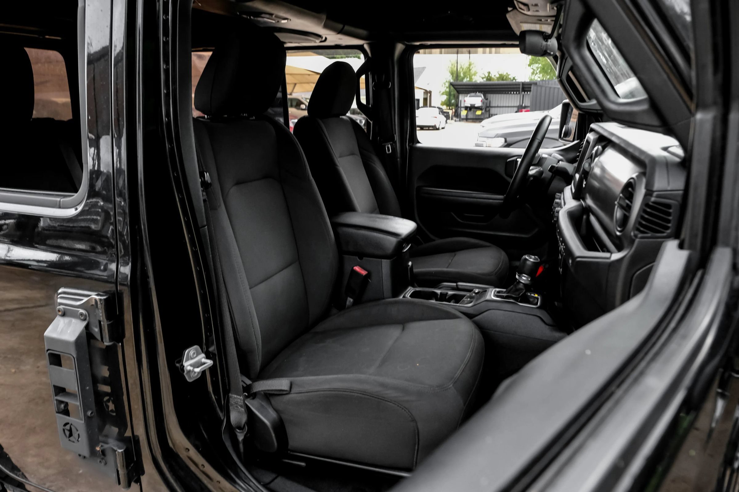 Used 2018 Jeep Wrangler Unlimited Sport S AWD/4WD image 37