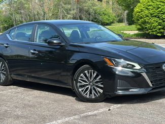 Certified 2023 Nissan Altima 2.5 SV w/ SV Premium Package image 1