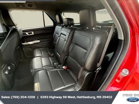 Used 2022 Ford Explorer XLT w/ Equipment Group 202A image 19