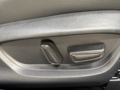 Used 2025 Toyota Camry XSE image 31