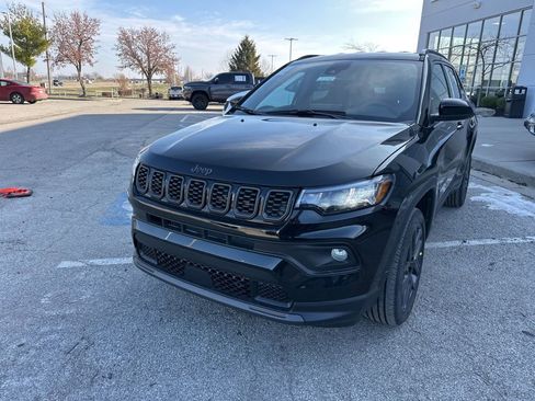 New 2026 Jeep Compass Latitude image 11