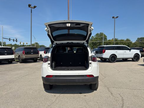 Used 2025 Jeep Compass Limited AWD/4WD image 18