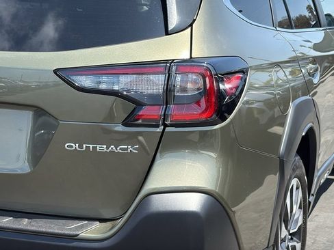 Certified 2025 Subaru Outback Limited AWD/4WD image 7