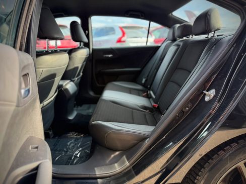 Used 2017 Honda Accord Sport image 14