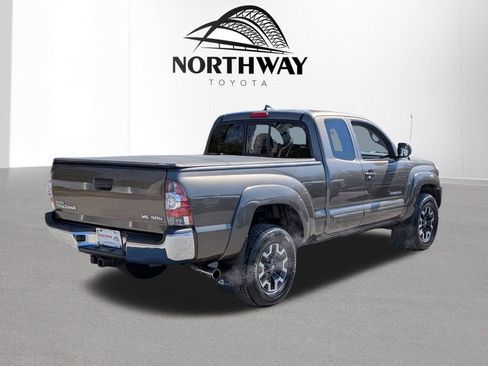 Used 2015 Toyota Tacoma 4x4 Access Cab V6 w/ SR5 Package image 4