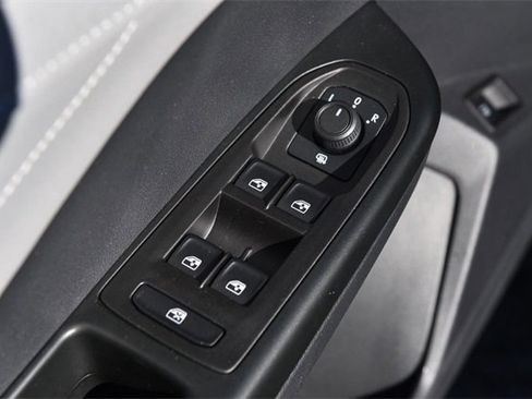 Used 2024 Volkswagen Taos SEL image 8