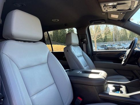 Used 2023 Chevrolet Suburban LT w/ Luxury Package image 48