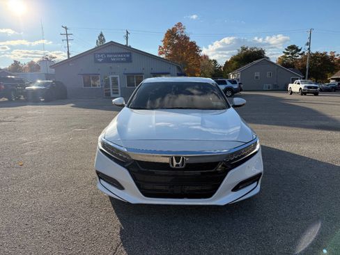 Used 2018 Honda Accord Touring image 8