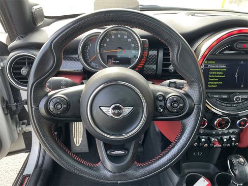 Used 2015 MINI Cooper S image 16