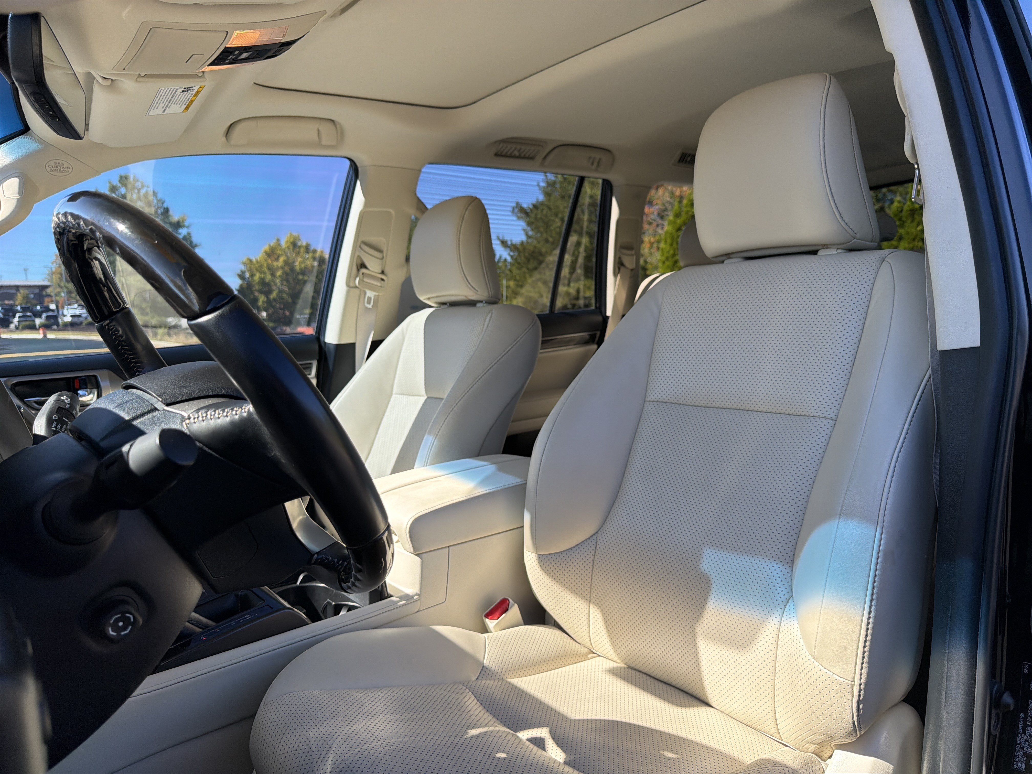 Used 2022 Lexus GX 460 Luxury w/ Off Road Package AWD/4WD image 7