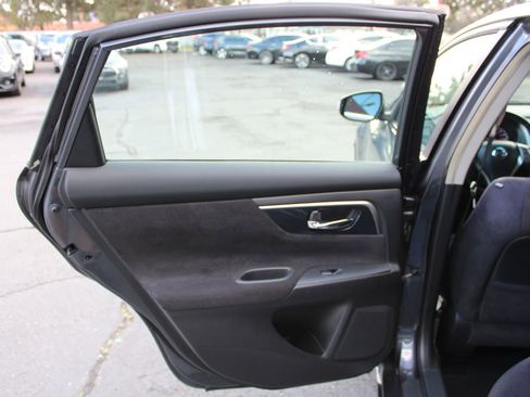 Used 2013 Nissan Altima 2.5 SV w/ 2.5SV Convenience Pkg image 14