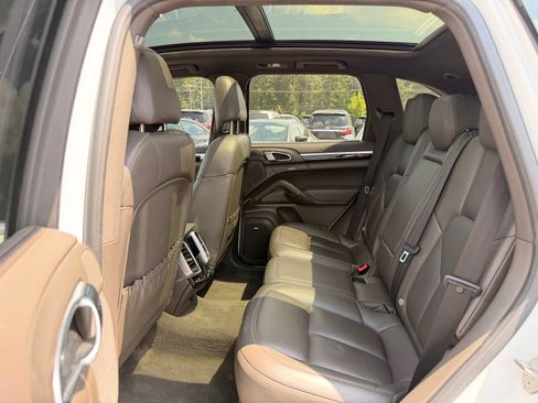 Used 2016 Porsche Cayenne S AWD/4WD image 19
