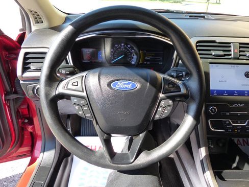 Used 2020 Ford Fusion SE FWD image 25