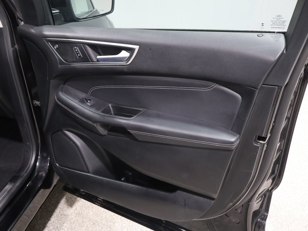 Used 2024 Ford Edge Titanium w/ Equipment Group 301A AWD/4WD image 23
