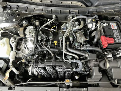 Used 2025 Nissan Altima 2.5 SV FWD image 31